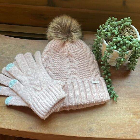 Steve Madden Hat and Glove set - Picture 1 of 11